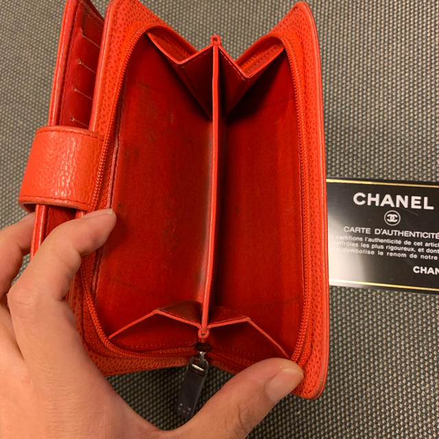 CHANEL(シャネル)のシャネル  キャビアスキン  二つ折り財布 レディースのファッション小物(財布)の商品写真