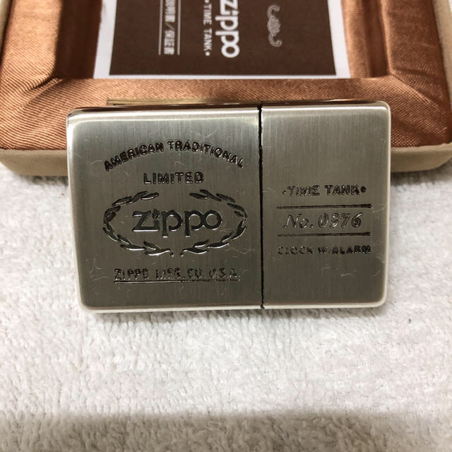 ZIPPO(ジッポー)の超レア Zippo型　時計　通しナンバー付き インテリア/住まい/日用品のインテリア小物(置時計)の商品写真