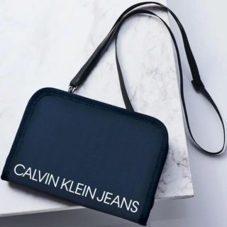 カルバンクライン(Calvin Klein)のスマート付録　ショルダーストラップ付きポーチ(ショルダーバッグ)