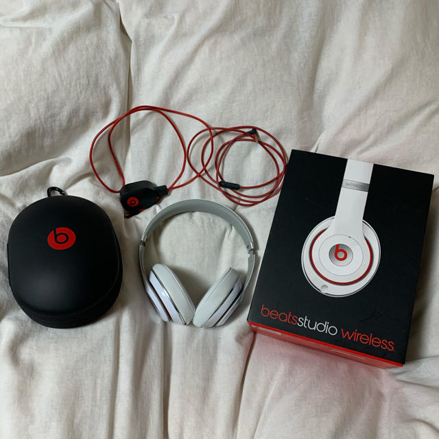 Beats wireless イヤホン　ヘッドホンオーディオ機器