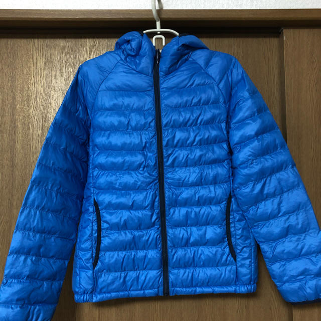 UNIQLO(ユニクロ)のキッズ ダウンコート キッズ/ベビー/マタニティのキッズ服男の子用(90cm~)(ジャケット/上着)の商品写真