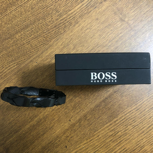 Hugo Boss レザーブレスレット