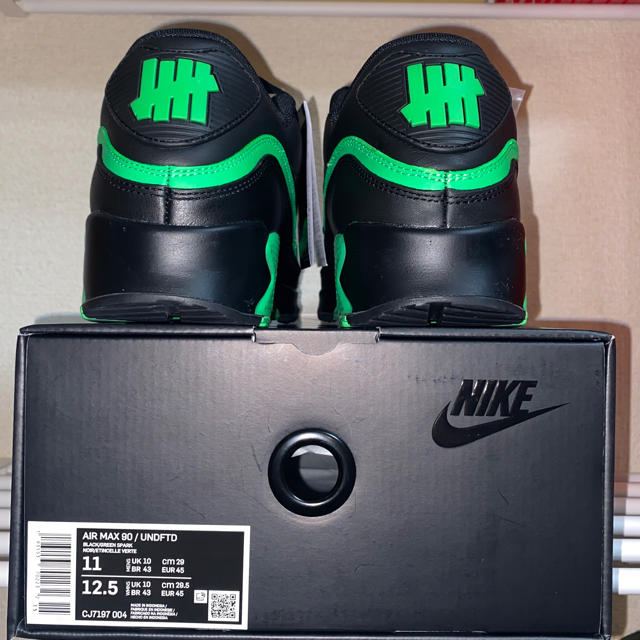 NIKE(ナイキ)のNIKE AIR MAX 90 UNDEFEATED “BLACK GREEN” メンズの靴/シューズ(スニーカー)の商品写真