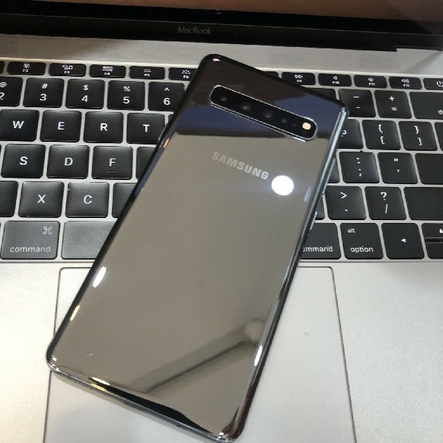 SAMSUNG(サムスン)のSamsung Galaxy S10 5G Simフリー 美品 スマホ/家電/カメラのスマートフォン/携帯電話(スマートフォン本体)の商品写真