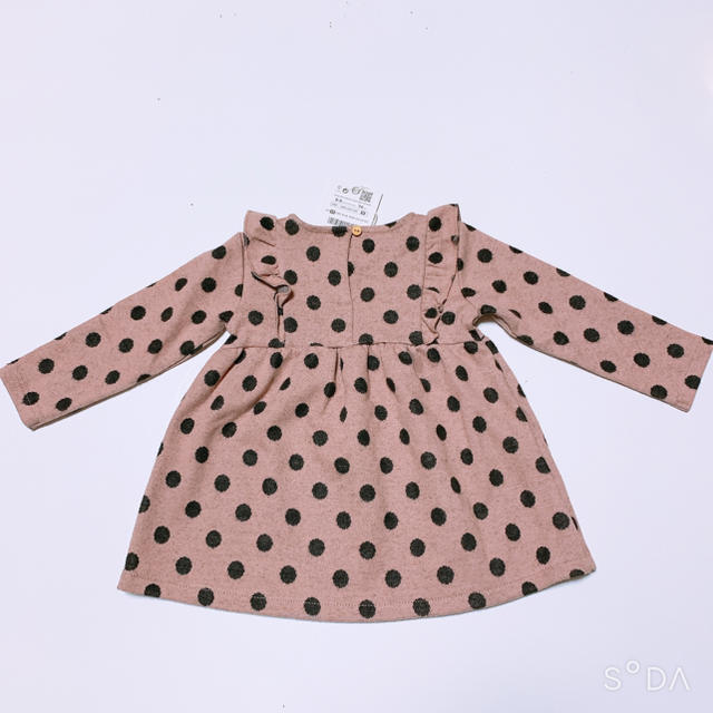 ZARA(ザラ)の【ZARA】ドット柄プリーツワンピース 75cm キッズ/ベビー/マタニティのベビー服(~85cm)(ワンピース)の商品写真