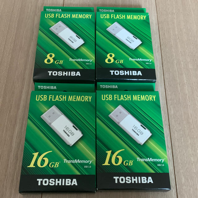 東芝(トウシバ)の東芝　USB フラッシュメモリー　16G 8G 4点セット スマホ/家電/カメラのPC/タブレット(PC周辺機器)の商品写真