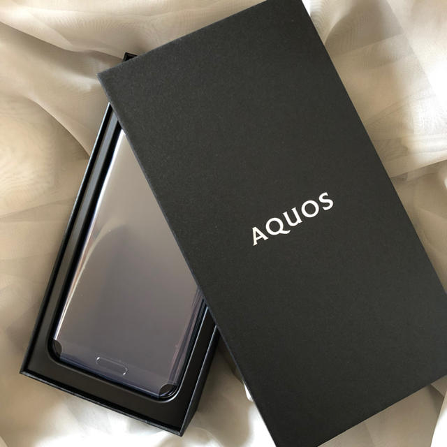 02 AQUOS  R2  SH-03K　プレミアムブラック 64GB