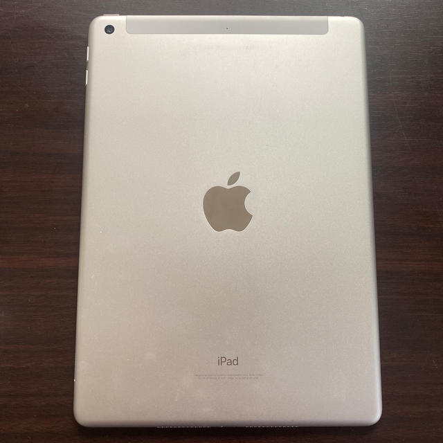 iPad 32G 第6世代　simフリー設定後au解約 1
