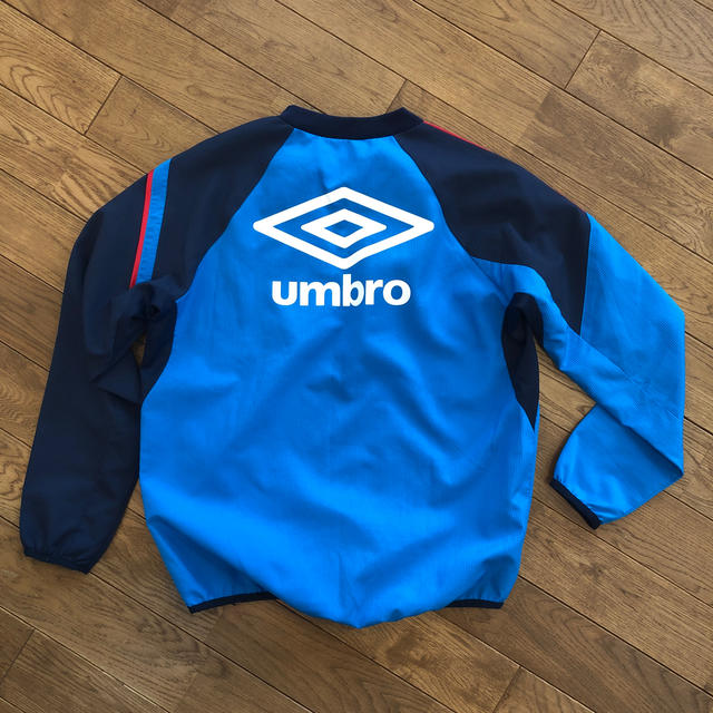 UMBRO(アンブロ)の⭐︎umbro⭐︎ ジュニア　ウインドブレーカー　size 150 スポーツ/アウトドアのサッカー/フットサル(ウェア)の商品写真