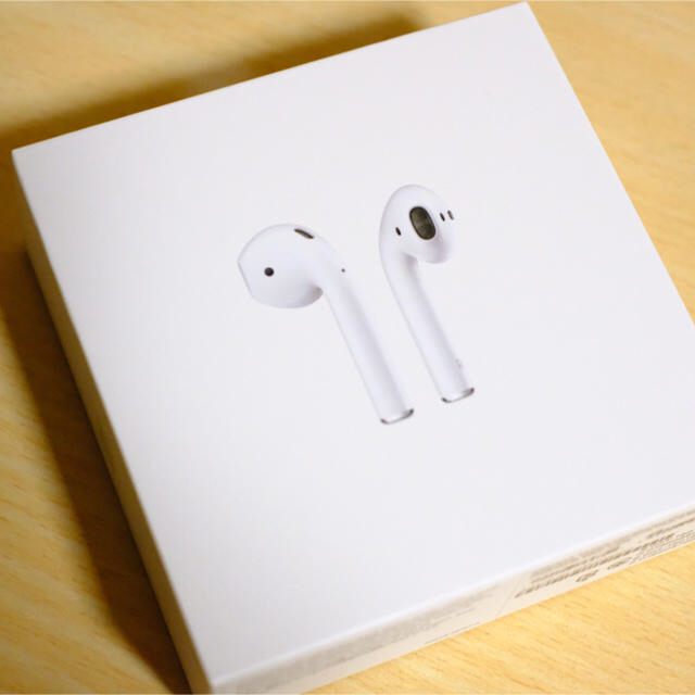 AirPods (第２世代)　-Apple   (カバー付き)