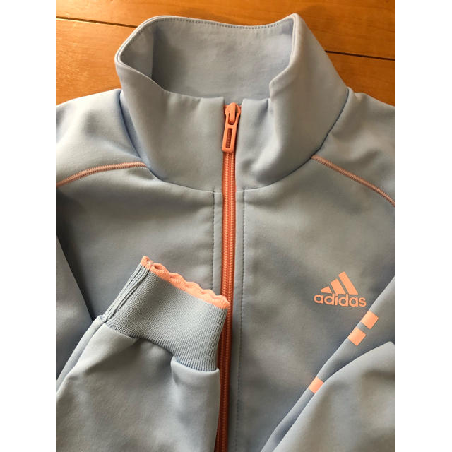 adidas(アディダス)のadidas ジャージ 上着 130センチ女の子用 スポーツ/アウトドアのサッカー/フットサル(ウェア)の商品写真