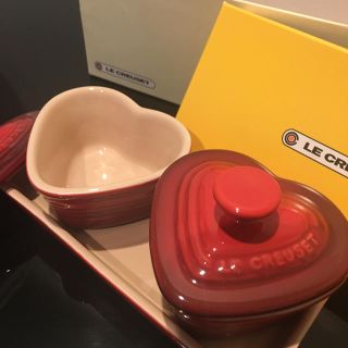 ルクルーゼ(LE CREUSET)の新品/未使用【ル・クルーゼ】耐熱ハートココット❤️ペアセット(食器)