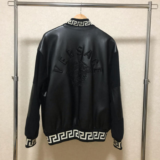 VERSACE - VERSACE レザージャケットの通販 by ぽん太郎's shop｜ヴェルサーチならラクマ