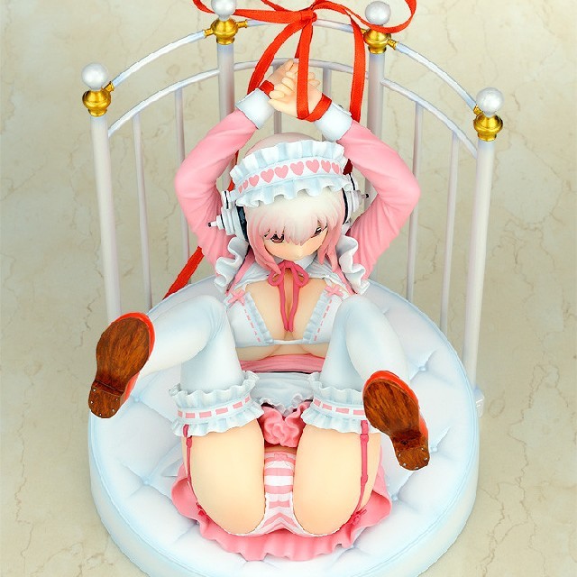 GOOD SMILE COMPANY - すーぱーそに子 Lolita Maid + ベッド風台座付き GOOD SMILE COMPANY - すーぱーそに子 Lolita Maid + ベッド風台座付き