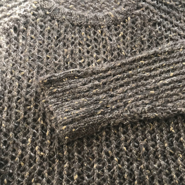 TAKA-Q(タカキュー)のゴールド糸❣️ざっくりセーター 透かし編み ❗️未着用❗️ レディースのトップス(ニット/セーター)の商品写真