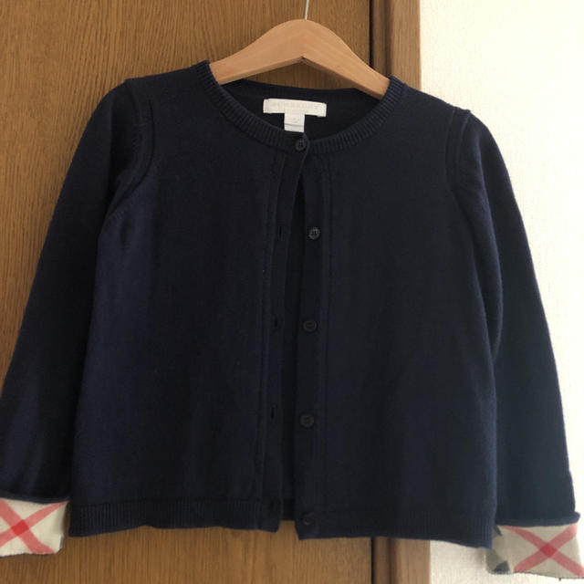 BURBERRY(バーバリー)のMINI様専用　BURBERRYカーディガン110 5y キッズ/ベビー/マタニティのキッズ服女の子用(90cm~)(カーディガン)の商品写真