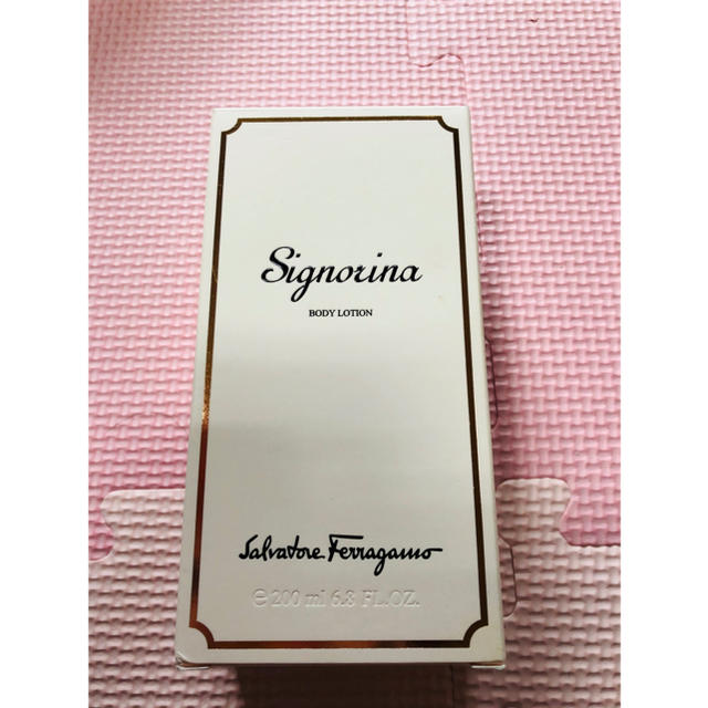 Salvatore Ferragamo(サルヴァトーレフェラガモ)のサルヴァトーレフェラガモ☆シニョリーナボディローション コスメ/美容のボディケア(ボディローション/ミルク)の商品写真