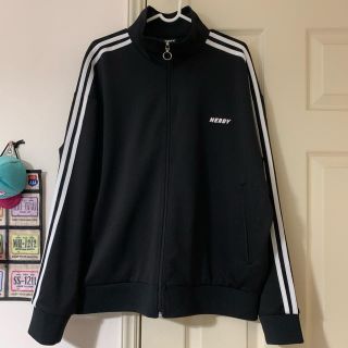 アディダス(adidas)のnerdy(テーラードジャケット)