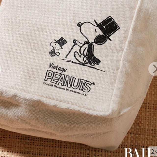 PEANUTS(ピーナッツ)の【最終値下げ❗️】BAILA5月号付録 スヌーピーBIGトート レディースのバッグ(トートバッグ)の商品写真