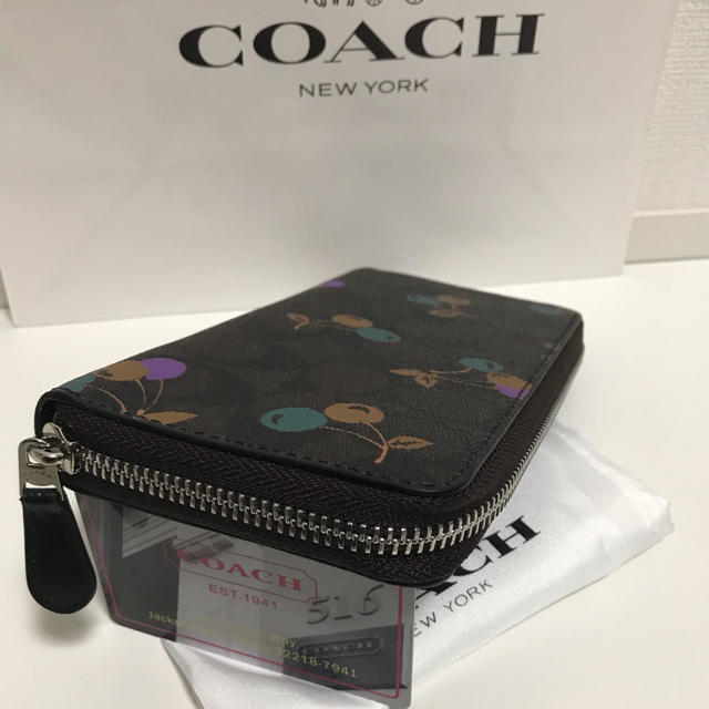 COACH(コーチ)の【大人気】チェリー  COACH コーチ 長財布 レディースのファッション小物(財布)の商品写真