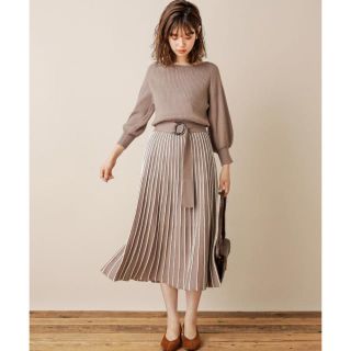 ナチュラルクチュール(natural couture)の【natural couture】配色ニットプリーツワンピース　グレージュ (ひざ丈ワンピース)