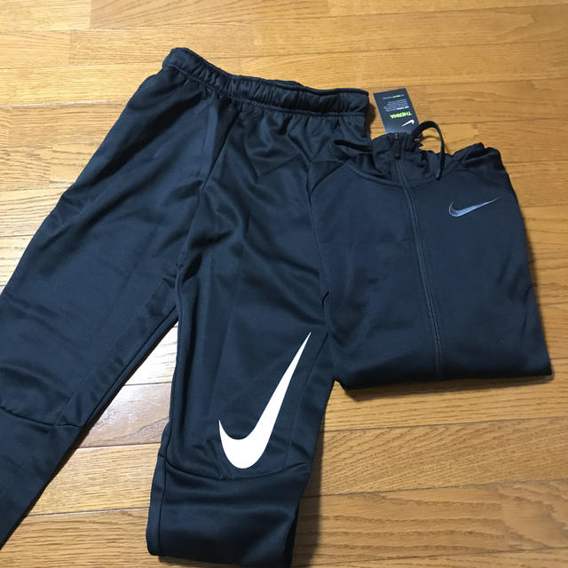 NIKE(ナイキ)のpeco様専用　✨新品未使用✨ナイキ　おしゃれセットアップ メンズのトップス(ジャージ)の商品写真