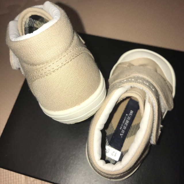 BURBERRY(バーバリー)のBURBERRY baby shoes キッズ/ベビー/マタニティのベビー靴/シューズ(~14cm)(スニーカー)の商品写真