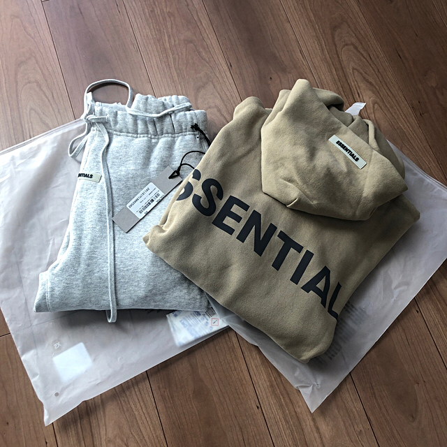 FOG Fear Of God Essentials  上下セット