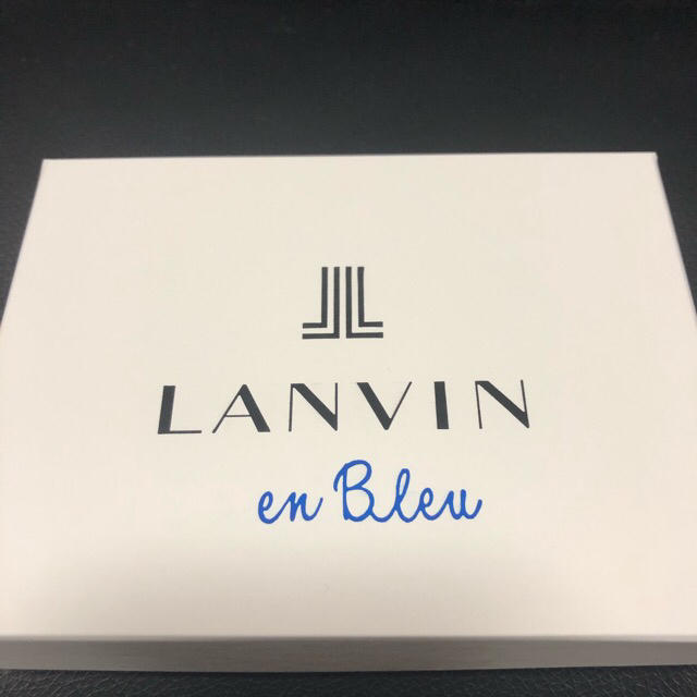 LANVIN en Bleu(ランバンオンブルー)のランバンオンブルー 名刺入れ　新品未使用 メンズのファッション小物(名刺入れ/定期入れ)の商品写真