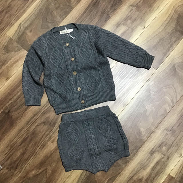 babyGAP(ベビーギャップ)の新品  韓国子供服 セットアップ ニット セーター かぼちゃパンツ 80 キッズ/ベビー/マタニティのベビー服(~85cm)(カーディガン/ボレロ)の商品写真