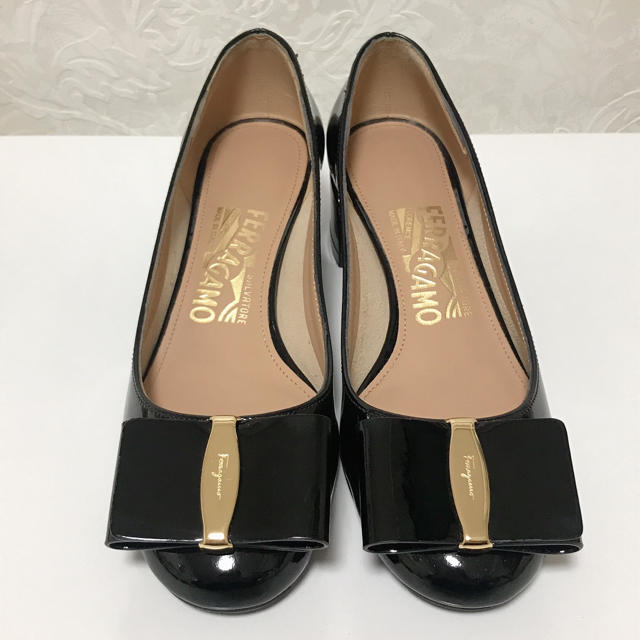 Salvatore Ferragamo サルバトーレフェラガモ ヴァラ パンプス tcsausa.org