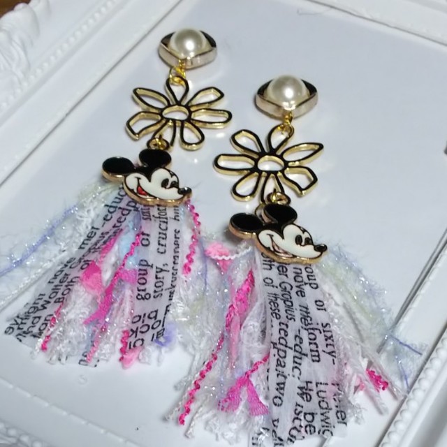 Disney ハンドメイド ミッキー パールカボション 花 タッセル イヤリング ピアスの通販 By リリーサ S Shop ディズニーならラクマ Disney ハンドメイド ミッキー パールカボション 花 タッセル イヤリング ピアスの通販 By リリーサ S Shop ディズニーならラクマ