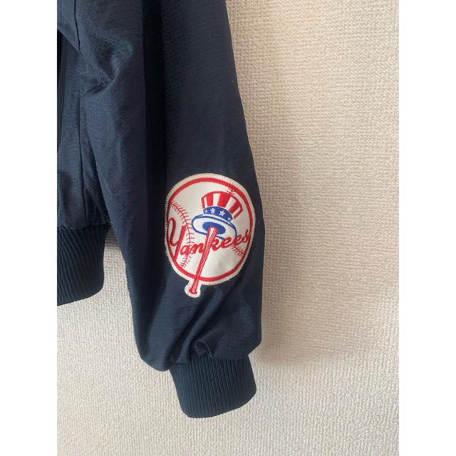 Majestic(マジェスティック)のNew York Yankees ナイロンフリースジャケット　マジェスティク製 メンズのジャケット/アウター(スタジャン)の商品写真