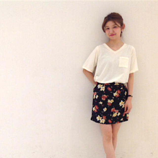 who's who Chico(フーズフーチコ)のフーズフーチコ 花柄 スカート レディースのスカート(ミニスカート)の商品写真