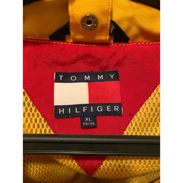 TOMMY HILFIGER(トミーヒルフィガー)のTOMMY HILFIGER アウター メンズのジャケット/アウター(ナイロンジャケット)の商品写真