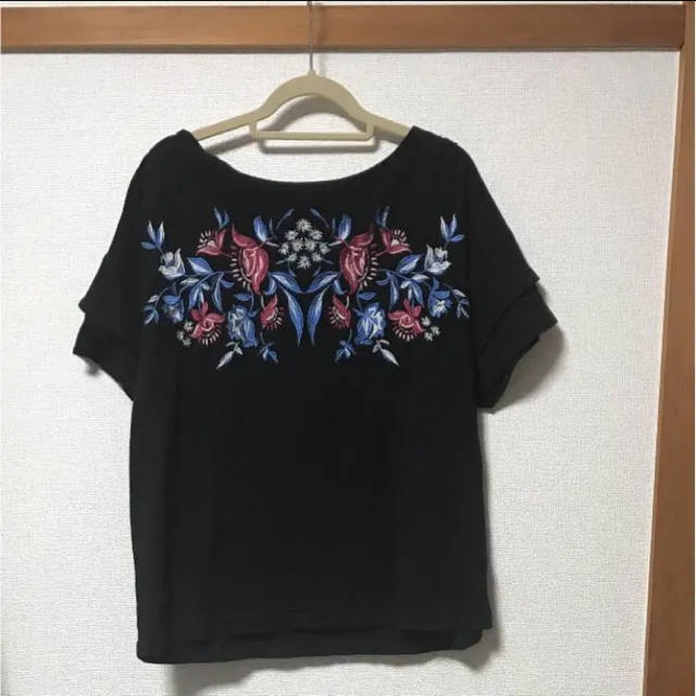 JEANASIS(ジーナシス)のJEANASIS★花柄Tシャツ レディースのトップス(Tシャツ(半袖/袖なし))の商品写真