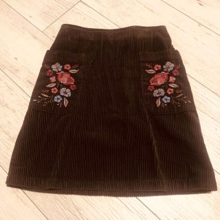 チャオパニック(Ciaopanic)の刺繍つき台形スカート(ひざ丈スカート)