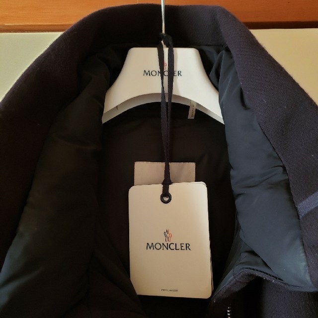 MONCLER(モンクレール)のlLJK様専用ページ★　MONCLER★ダウンコート★ネイビー★M★ レディースのジャケット/アウター(ダウンコート)の商品写真