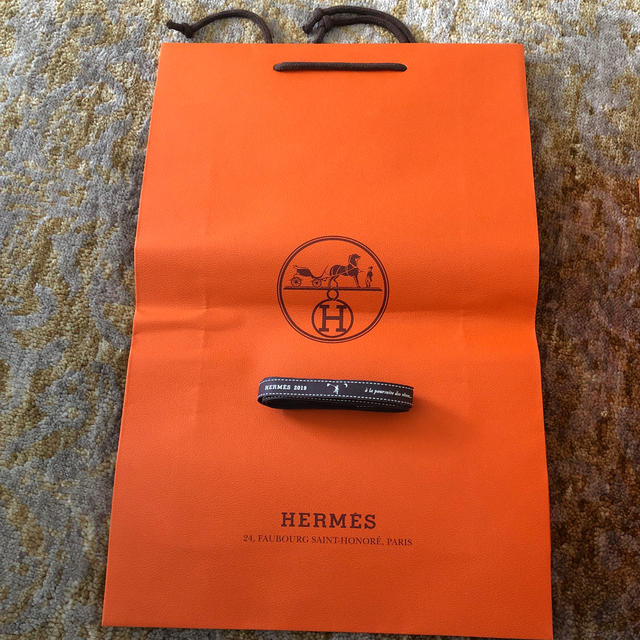 Hermes(エルメス)のエルメス2019年　女性用スニーカー空箱　シューズケース　靴紐　ショップ袋 レディースのバッグ(ショップ袋)の商品写真