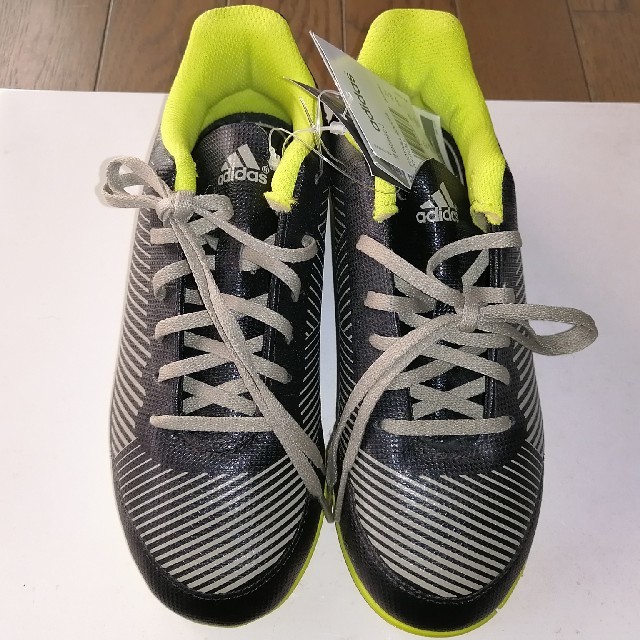 adidas(アディダス)のアディダス　サッカー　タブレイロTFJ  21.5cm 新品 スポーツ/アウトドアのサッカー/フットサル(シューズ)の商品写真