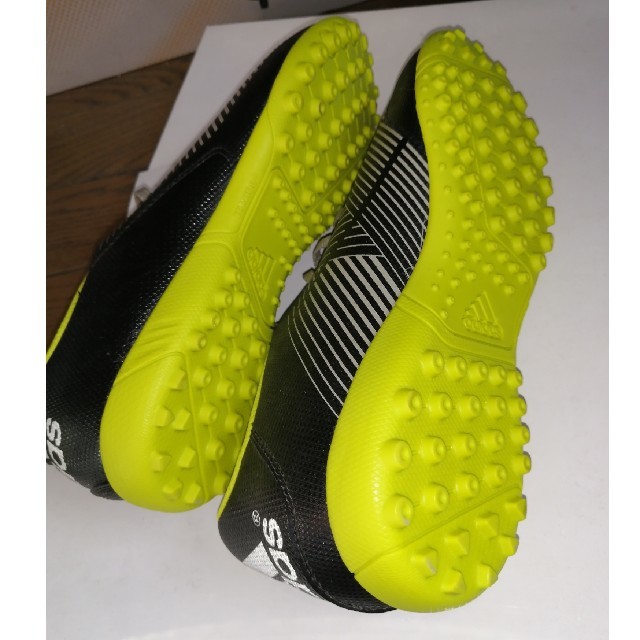 adidas(アディダス)のアディダス　サッカー　トレーニングシューズ　タブレイロTFJ 22.5cm 新品 スポーツ/アウトドアのサッカー/フットサル(シューズ)の商品写真