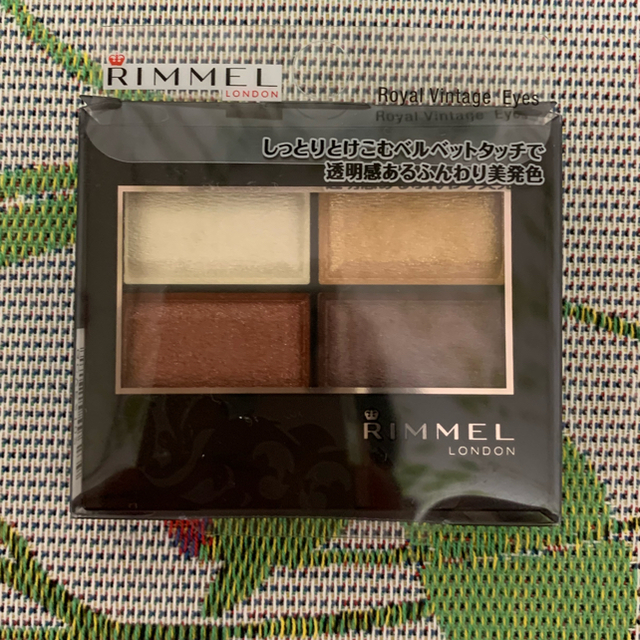 RIMMEL(リンメル)の限定 RIMMEL ロイヤルヴィンテージアイズ 102 コスメ/美容のベースメイク/化粧品(アイシャドウ)の商品写真