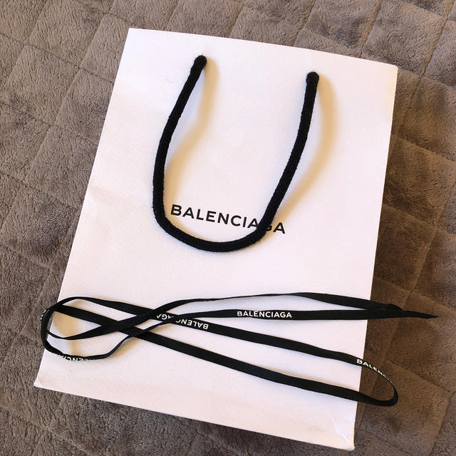 Balenciaga(バレンシアガ)のバレンシアガ  紙袋 リボン レディースのバッグ(ショップ袋)の商品写真