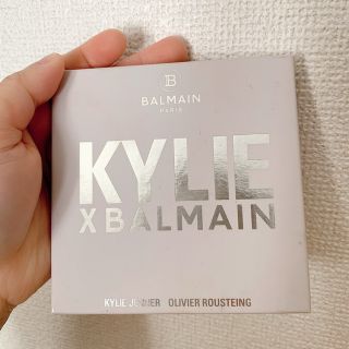 カイリーコスメティックス(Kylie Cosmetics)のカイリー コスメティックスxbalmain コラボ　アイシャドウ(アイシャドウ)