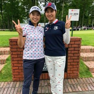 ビームス(BEAMS)の渋野日向子選手、大里桃子選手サインいり缶バッジセット(スポーツ選手)