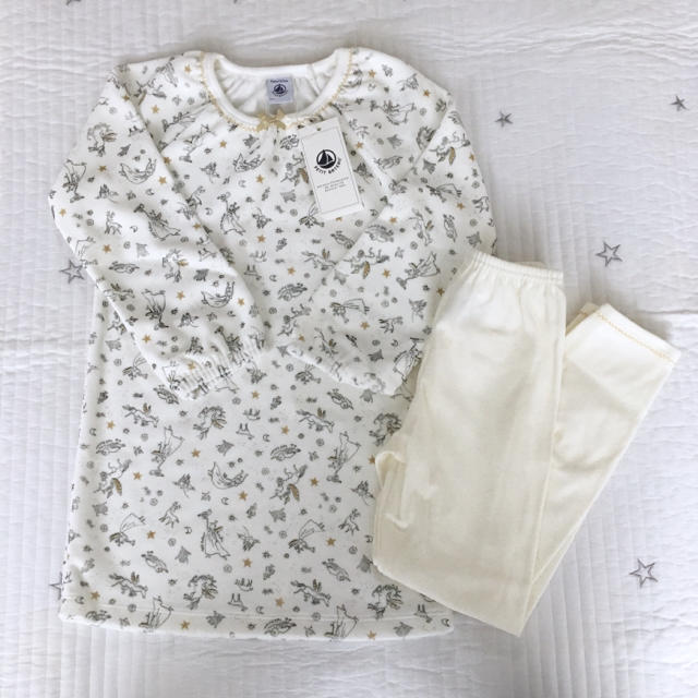 PETIT BATEAU(プチバトー)の新品未使用  プチバトー  パジャマ  5ans キッズ/ベビー/マタニティのキッズ服女の子用(90cm~)(パジャマ)の商品写真