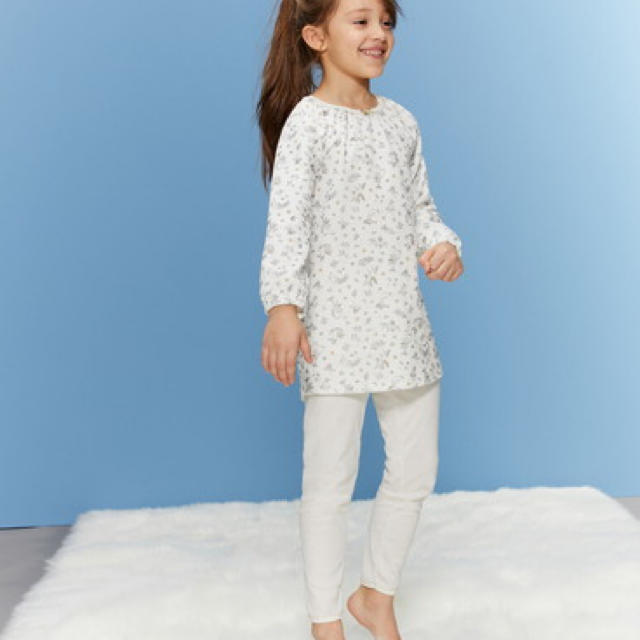 PETIT BATEAU(プチバトー)の新品未使用  プチバトー  パジャマ  5ans キッズ/ベビー/マタニティのキッズ服女の子用(90cm~)(パジャマ)の商品写真