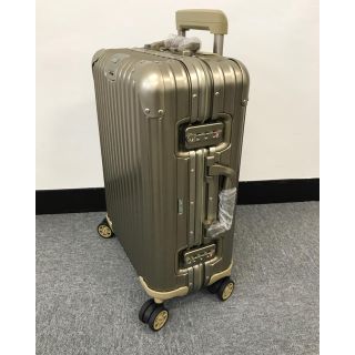 リモワ(RIMOWA)の新品★ RIMOWA リモワ TOPAS  チタニウム 4輪 32L 【返品可】(トラベルバッグ/スーツケース)