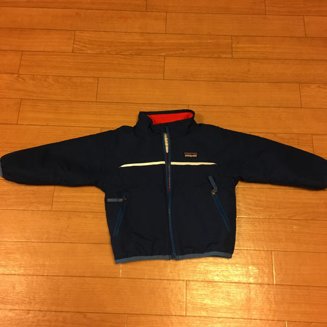 patagonia(パタゴニア)のPatagonia リバーシブルアウター キッズ/ベビー/マタニティのベビー服(~85cm)(ジャケット/コート)の商品写真