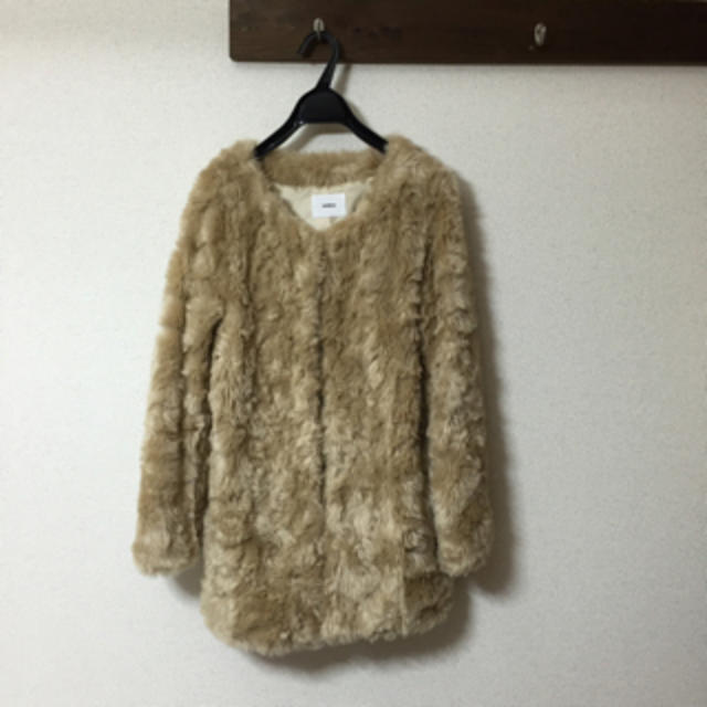 MURUA(ムルーア)のファーコート ベージュ レディースのジャケット/アウター(毛皮/ファーコート)の商品写真